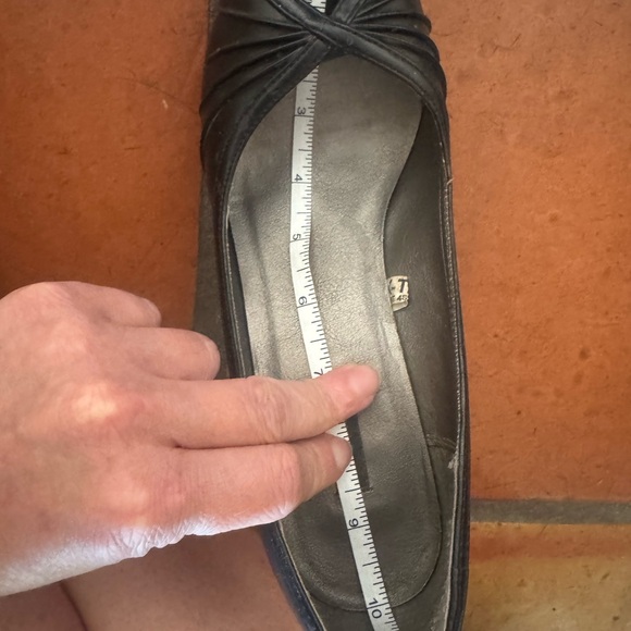 Retro Platform Black Peep-Toe Heels - Picture 5 of 7